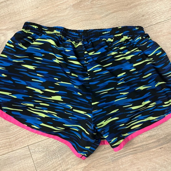 Nike Running Shorts small - Picture 2 of 4